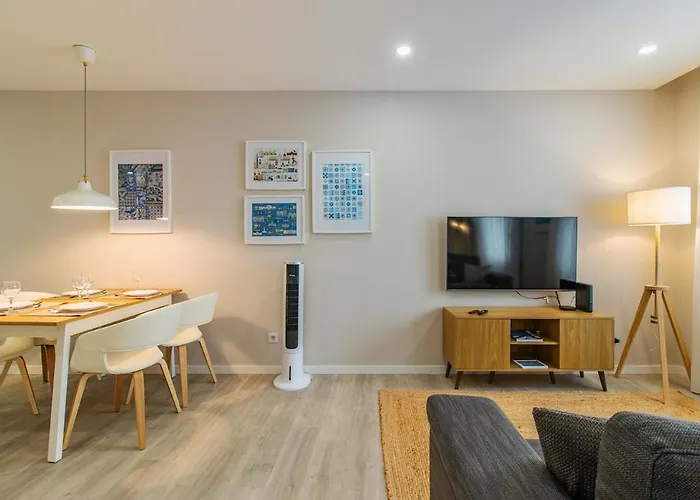 Sardinha, Apartment *